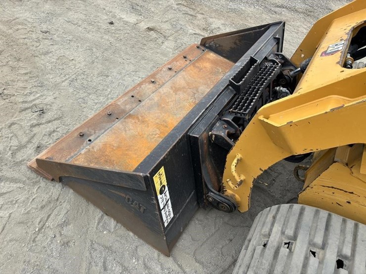 2020-caterpillar-259d3-image-9