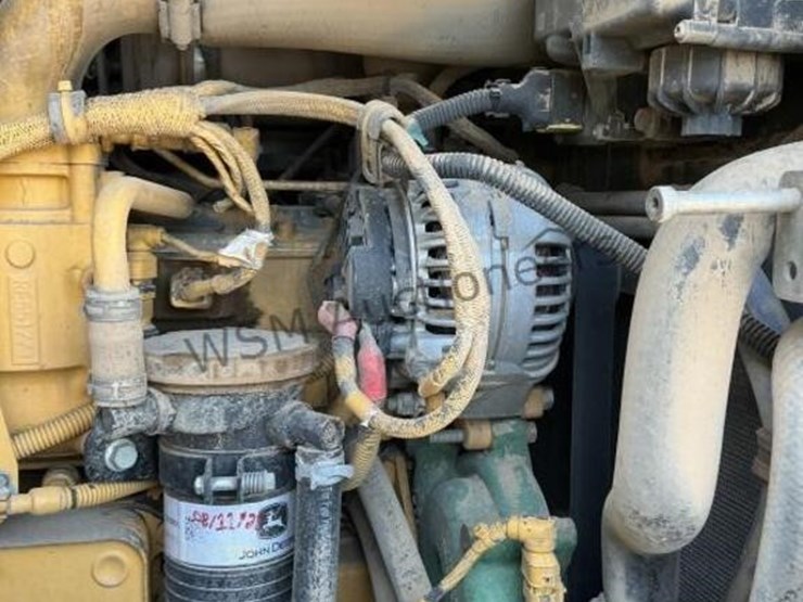 2017-deere-624k-image-15