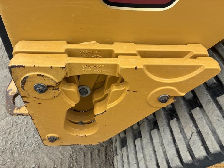 2019-caterpillar-259d3-image-16