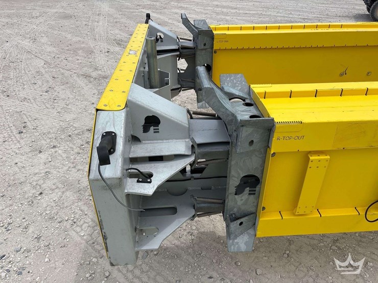 2019-isuzu-ftr-image-14