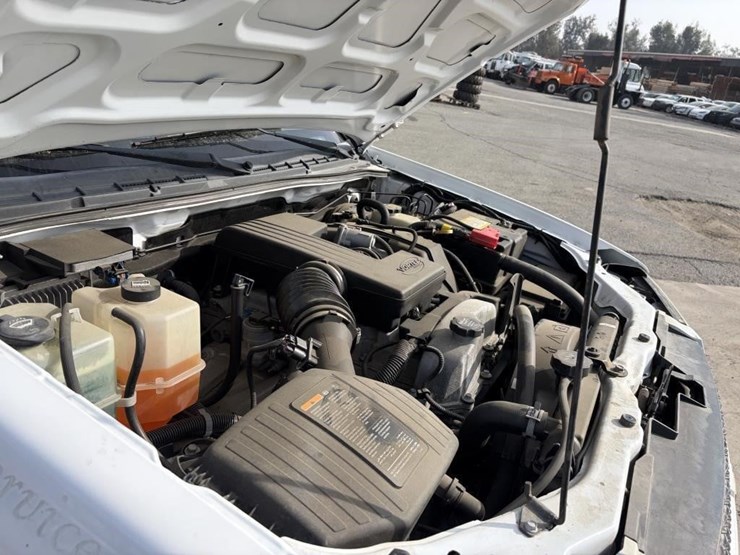 2011-chevrolet-colorado-image-8