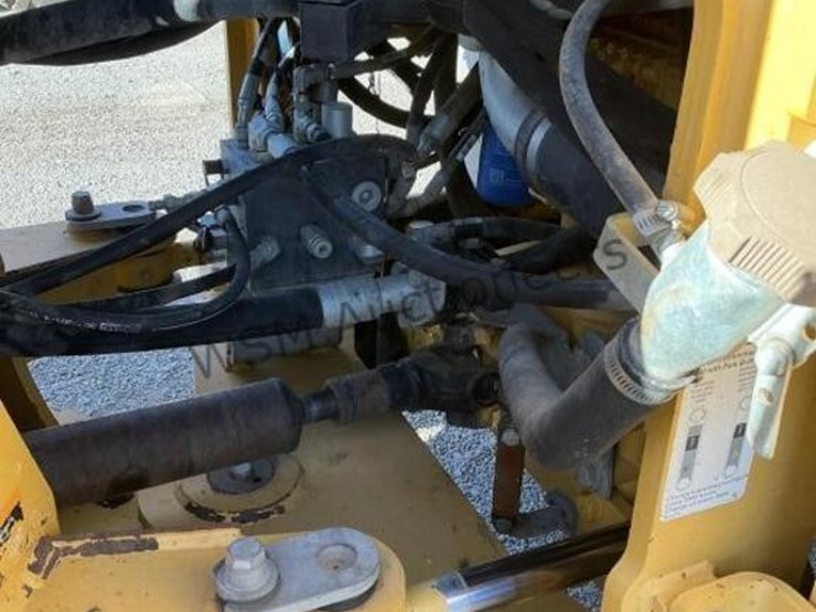 2017-deere-624k-image-13