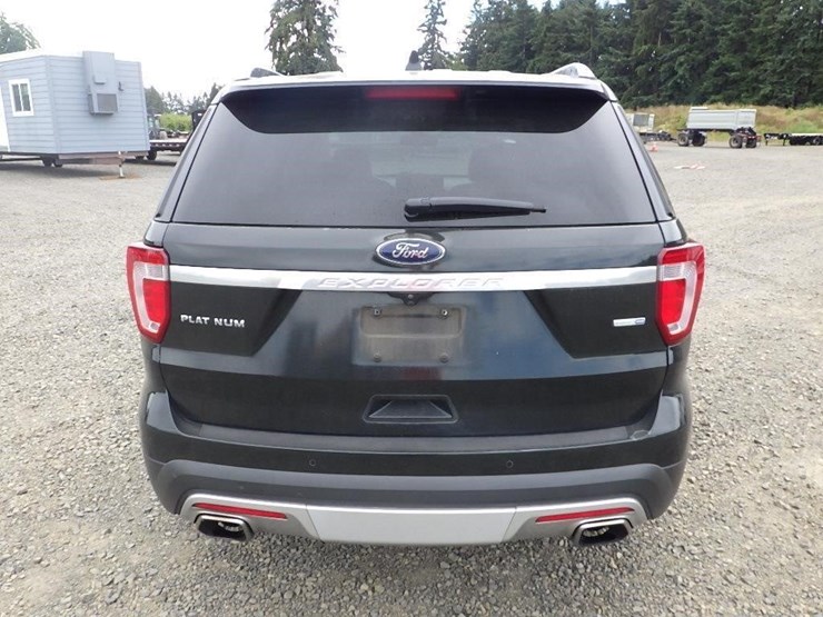 2016-ford-explorer-image-6