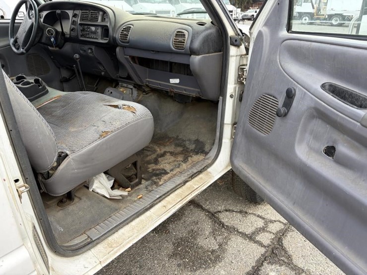 1999-dodge-ram-3500-image-11