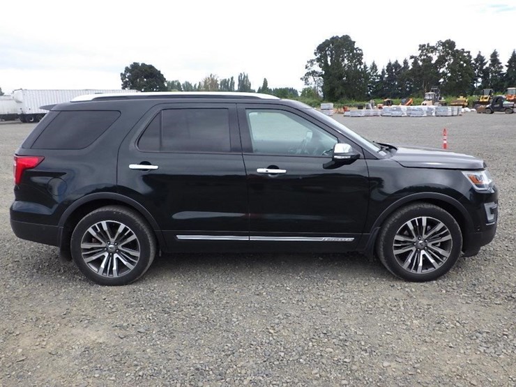 2016-ford-explorer-image-4