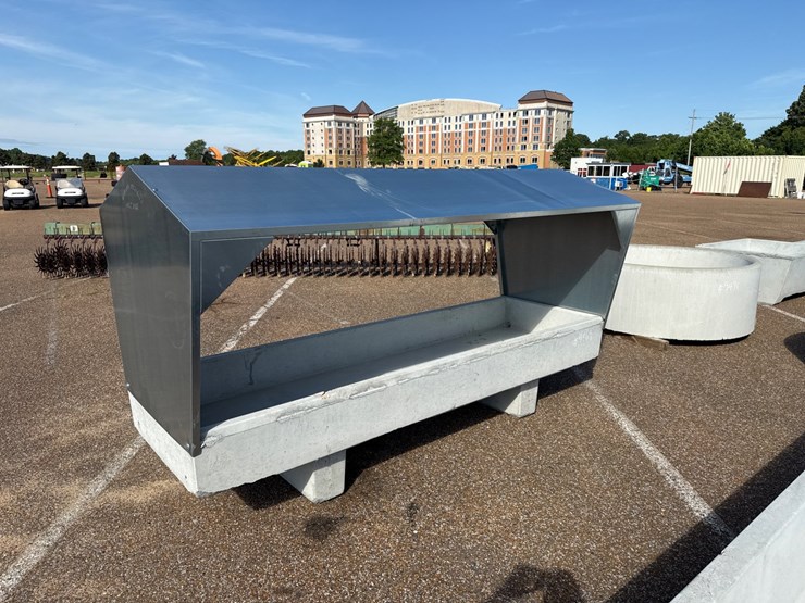 #9469-•-3x10-concrete-feed-trough-w/cover-image-1