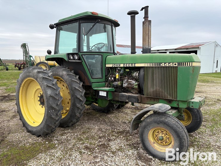 1982-john-deere-4440-image-3
