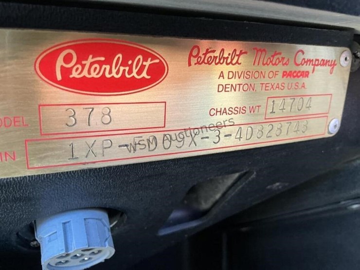 2004-peterbilt-378-image-15
