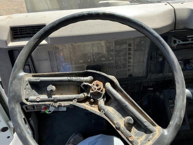 2000-international-4900-image-18
