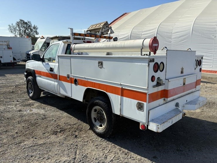 2003-chevrolet-silverado-2500-image-4