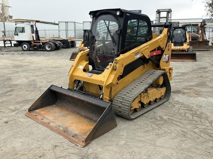 2020-caterpillar-259d3-image-1