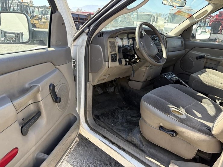 2005-dodge-ram-2500-image-11
