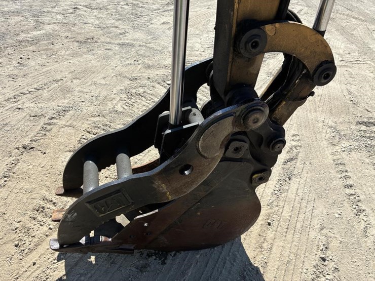 2020-caterpillar-303.5-image-11