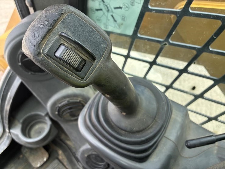 2014-caterpillar-246d-image-18