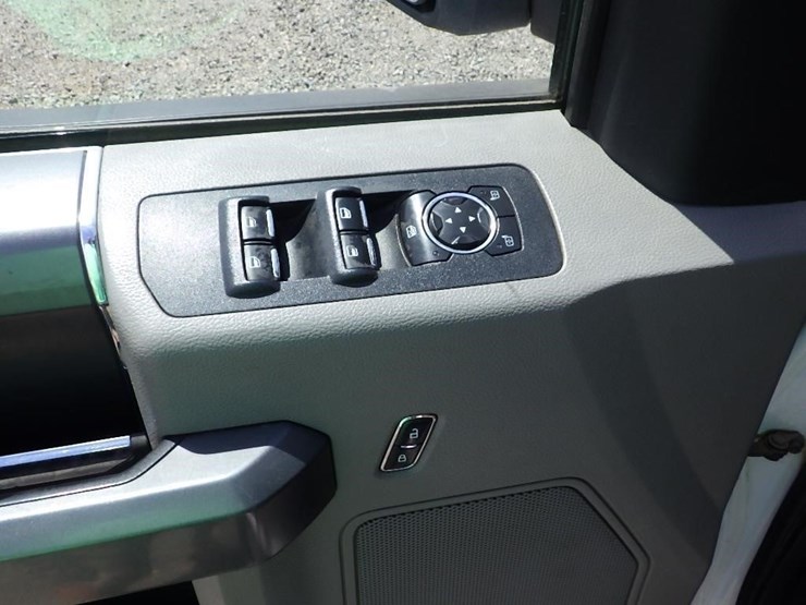 2016-ford-f150-xlt-image-29