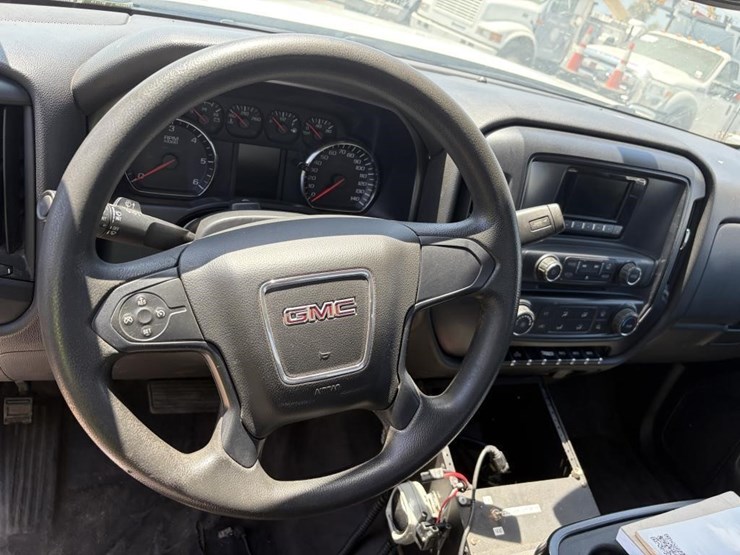 2015-gmc-sierra-3500-image-14