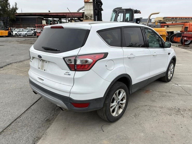 2017-ford-escape-image-3