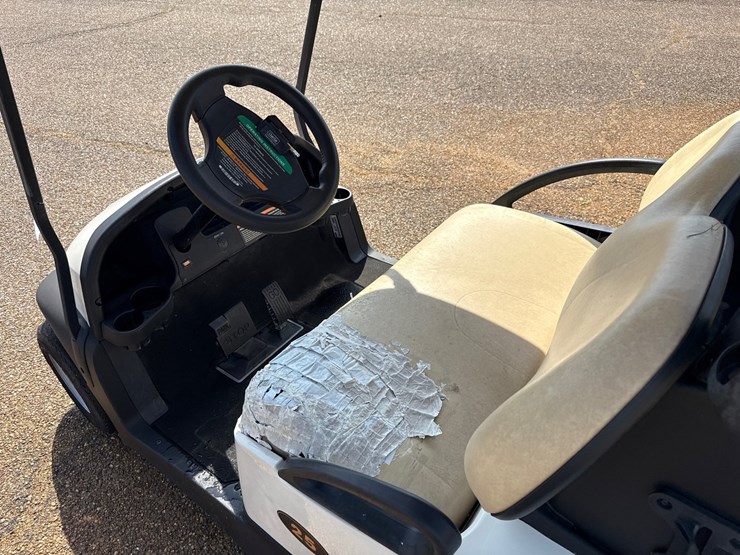 #9452-•-2021-club-car-precedent-w/charger-image-9
