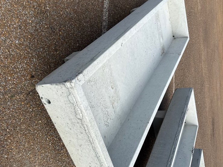 #9487-•-3x10-concrete-feed-trough-image-4