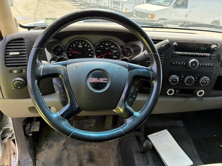 2012-gmc-sierra-2500-image-18