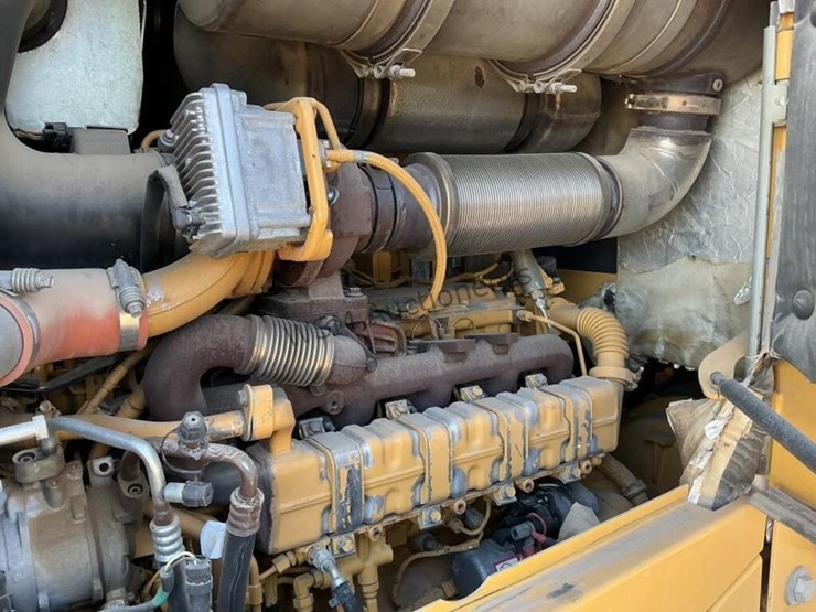 2017-deere-624k-image-16