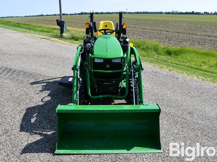 2025-john-deere-2025r-image-2