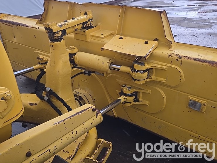 2021-komatsu-d39px-24-image-24