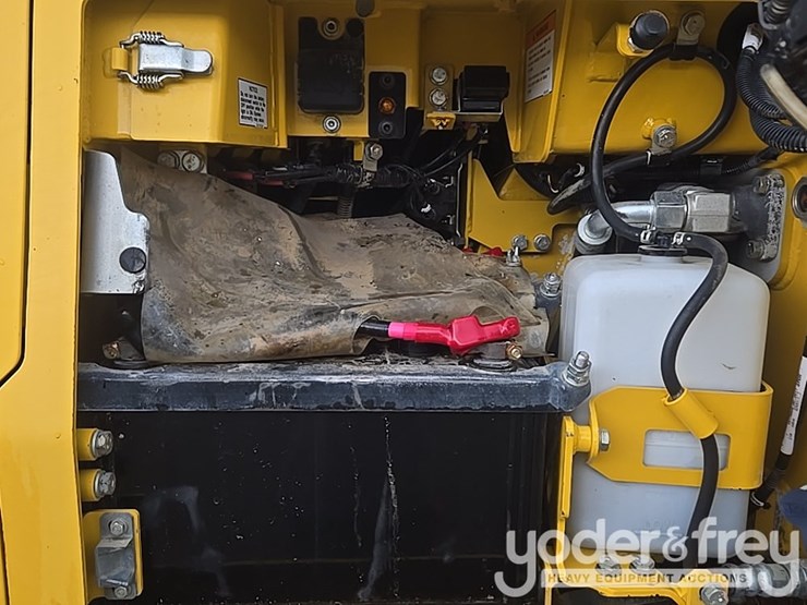 2021-komatsu-d39px-24-image-26