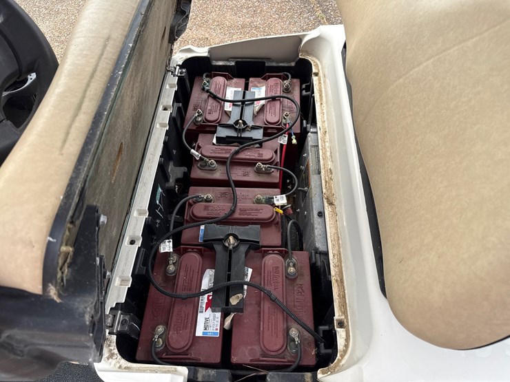 #9457-•-2021-club-car-precedent-w/charger-image-9