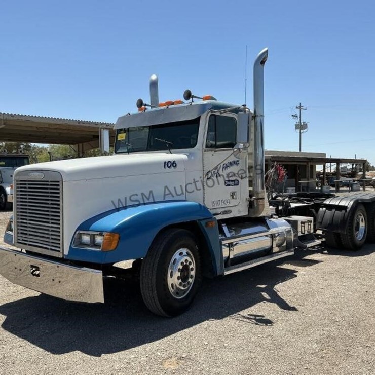 2000 FREIGHTLINER FLD120