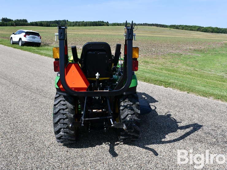 2025-john-deere-2025r-image-6