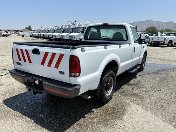 2004-ford-f250-xl-image-3