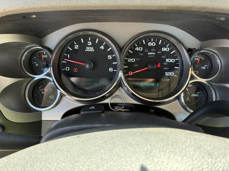 2011-chevrolet-silverado-2500-image-18