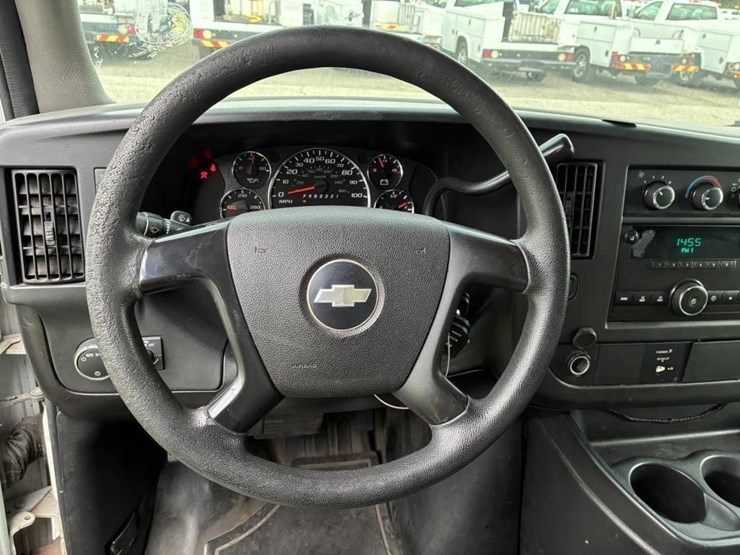 2008-chevrolet-express-3500-image-13