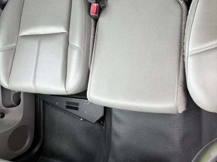 2011-chevrolet-silverado-2500-image-17