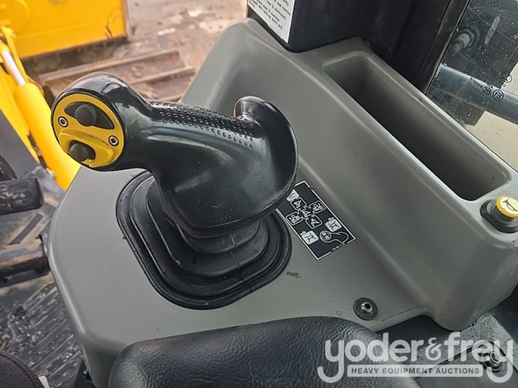 2021-komatsu-d39px-24-image-45