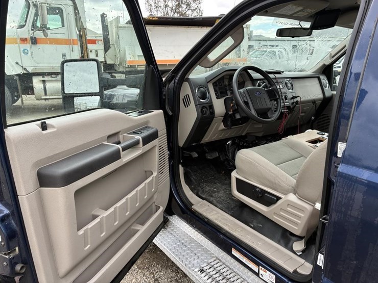 2008-ford-f550-xlt-image-27