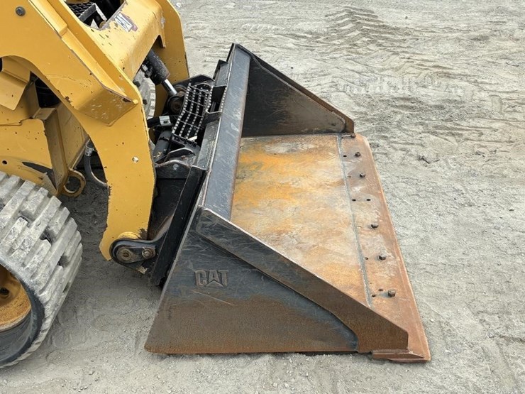 2020-caterpillar-259d3-image-6