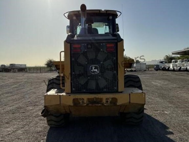2017-deere-624k-image-6