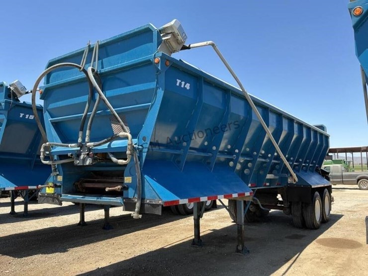 2018-versa-v-bottom-spreader-trailer-image-1
