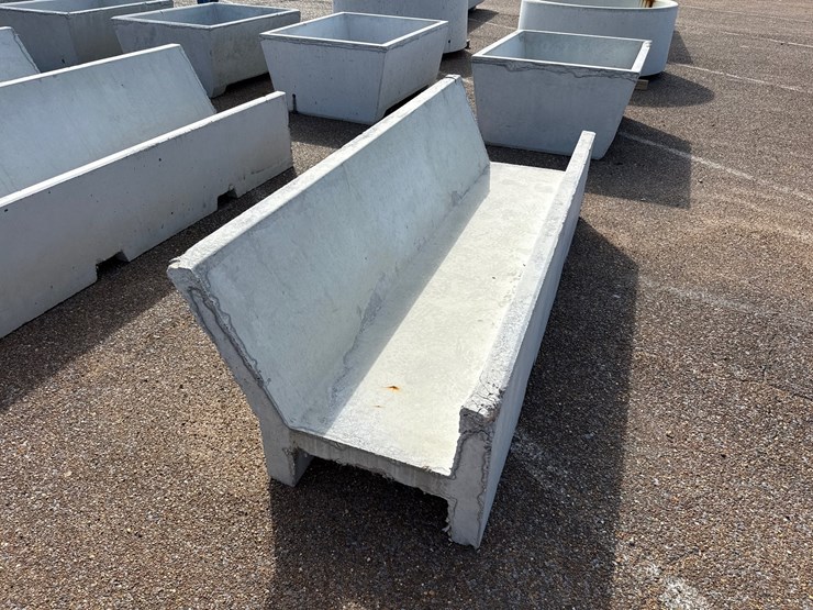 #9479-•-8ft-concrete-"j"-feed-trough-image-4