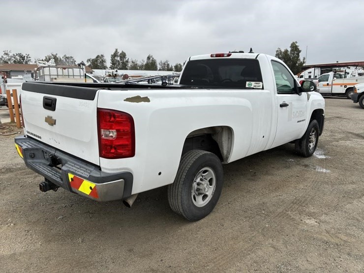 2008-chevrolet-silverado-2500-image-3
