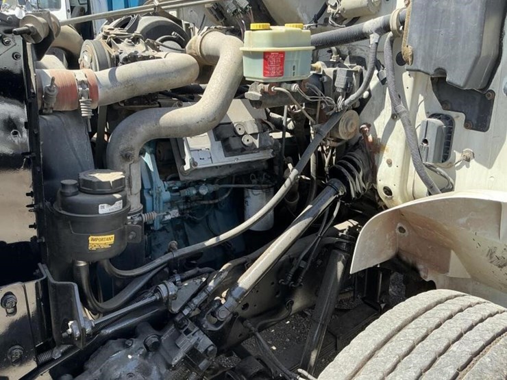 2000-international-4700-image-16