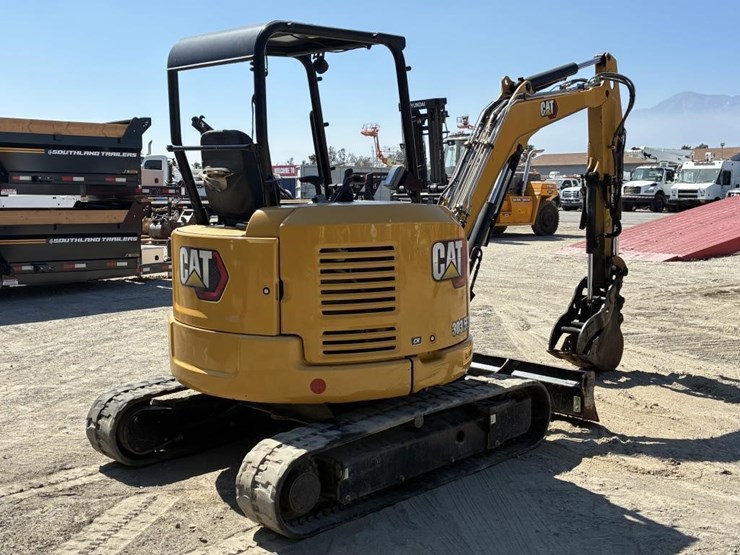 2020-caterpillar-303.5-image-3