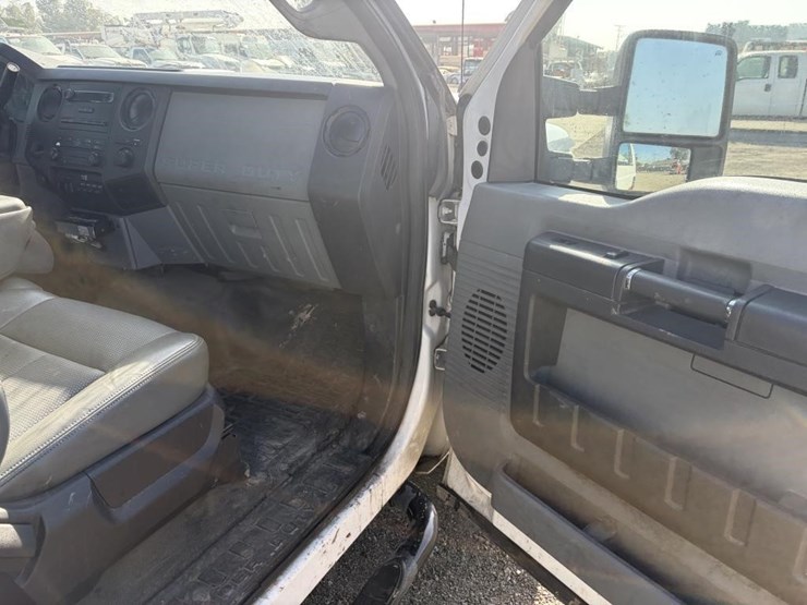 2014-ford-f350-sd-image-10
