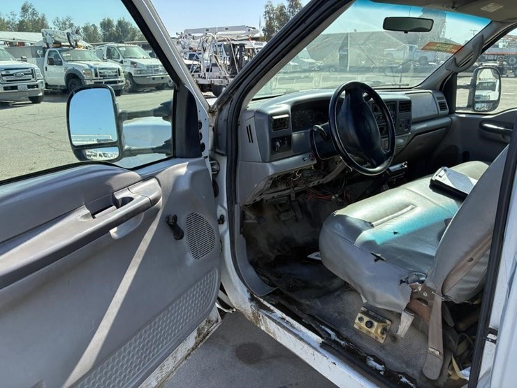2001-ford-f450-image-12