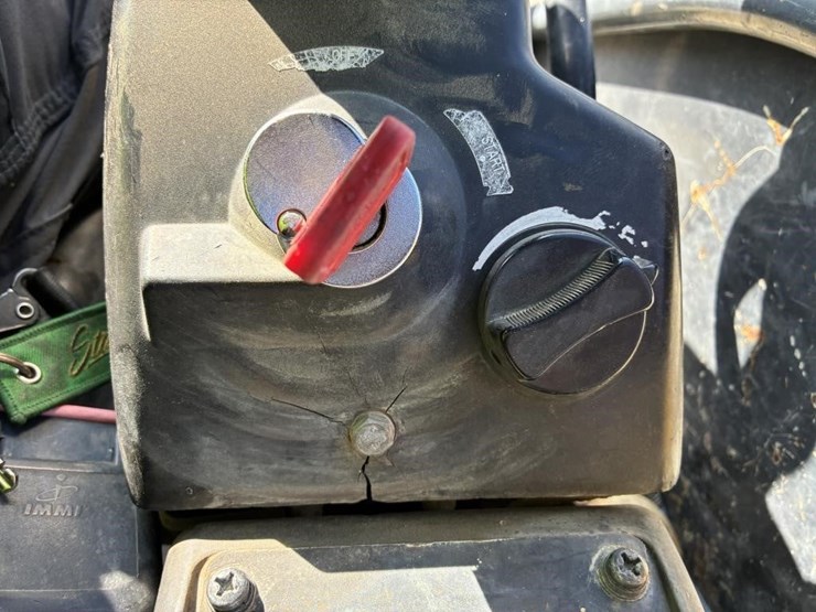 2005-deere-35d-image-21