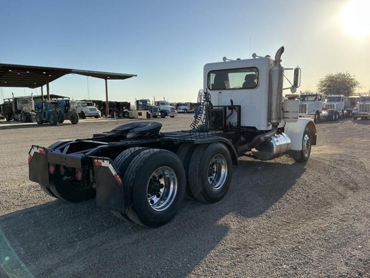 1997-peterbilt-379-image-4