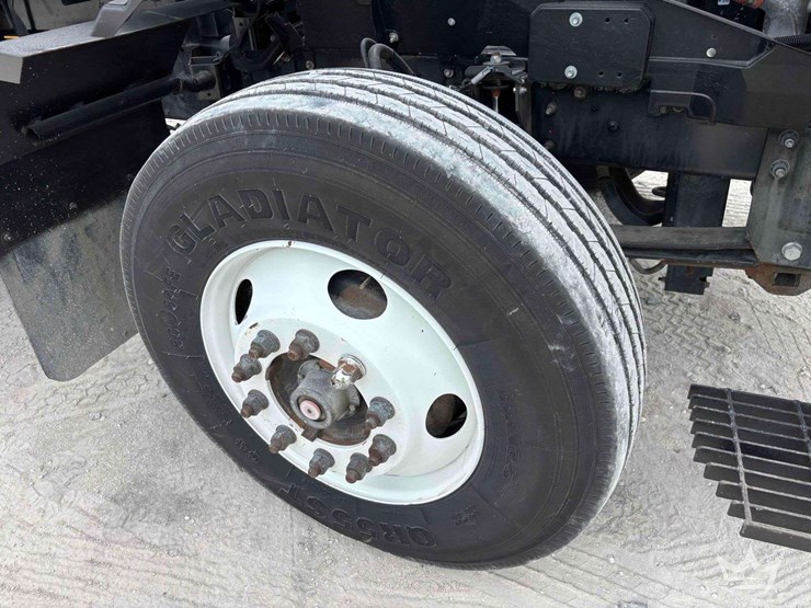 2019-isuzu-ftr-image-50