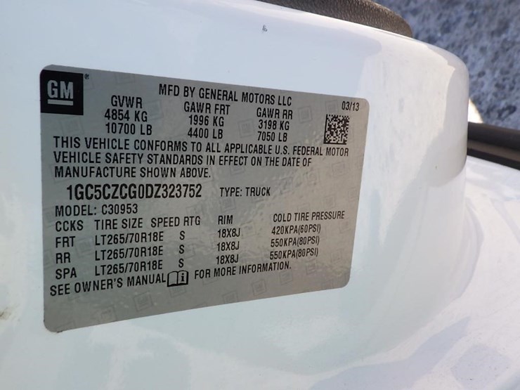 2013-chevrolet-3500hd-image-34
